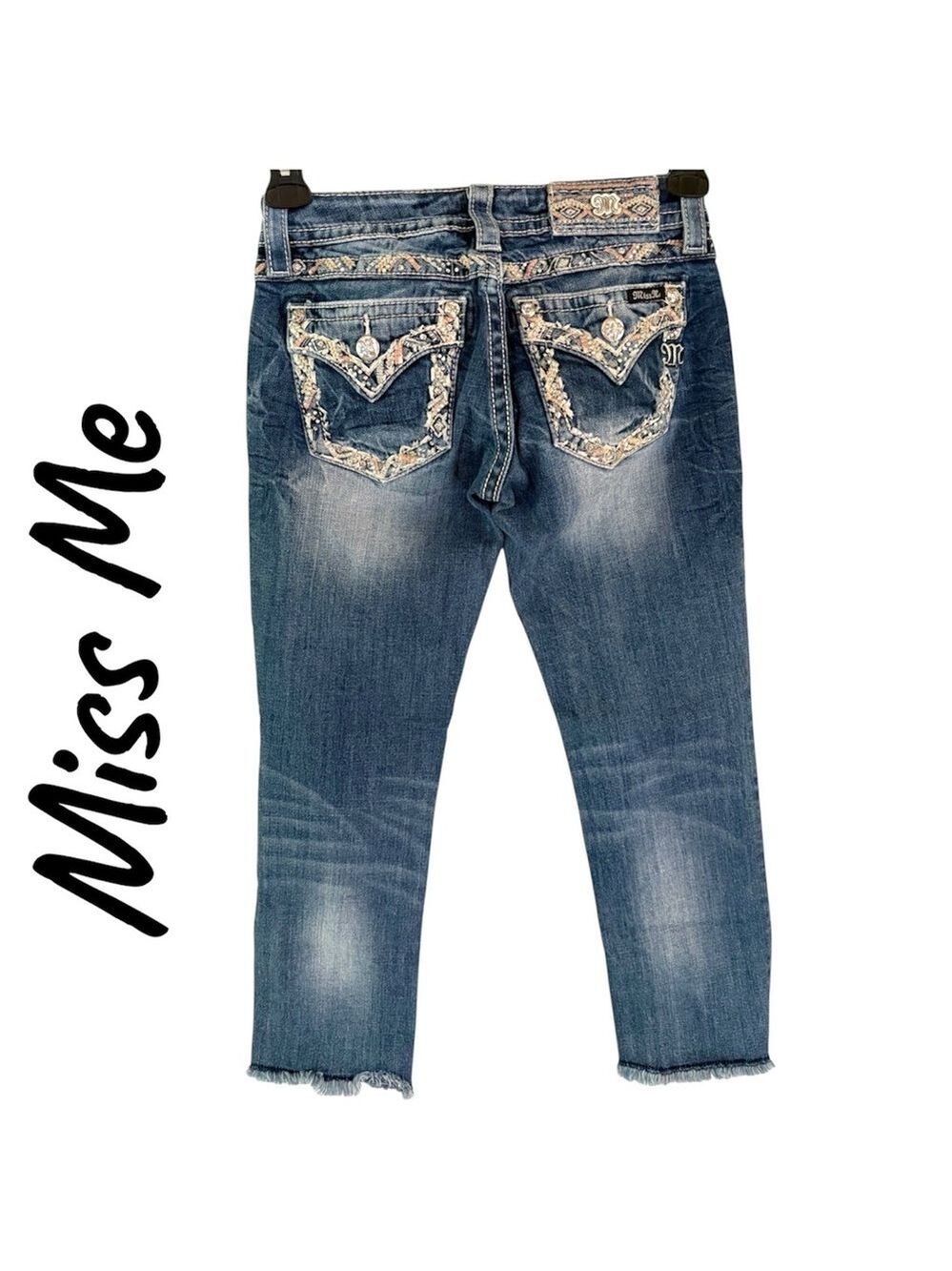 Miss Me Signature Crop Jeans w/Embellished Pocket Trim. Size 26 Like new! EUC! - Picture 10 of 13